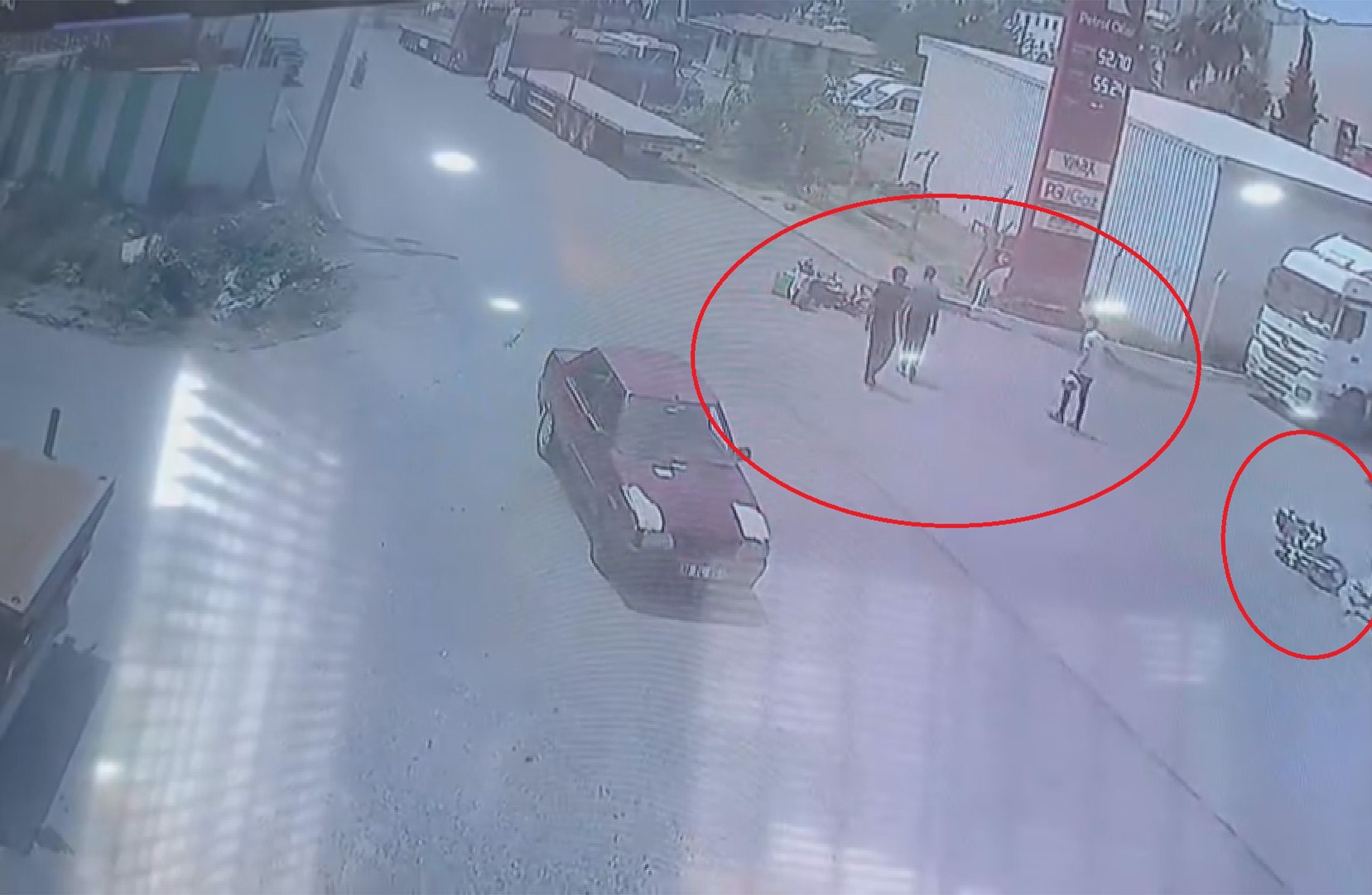 İki motosiklet çarpıştı!