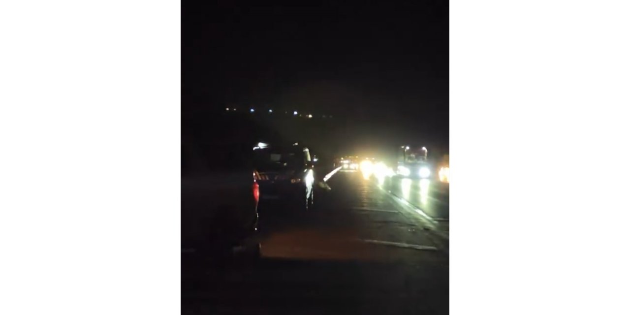 70 yaşındaki adam, iki otomobilin altında kalarak öldü