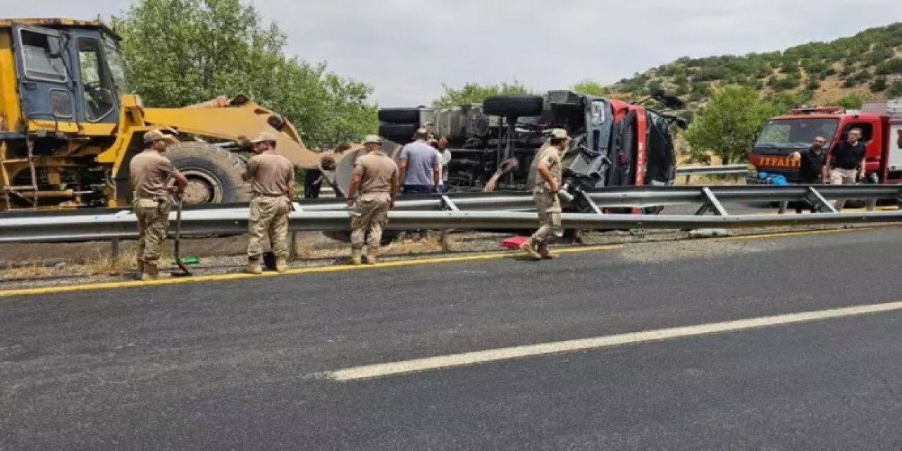 Diyarbakır'da yangına giden itfaiye aracı devrildi: 1 itfaiye eri hayatını kaybetti