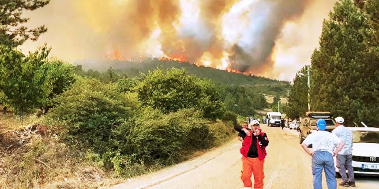 Bursa'da orman yangını 4'üncü gününde: Alevler köyleri sarıyor