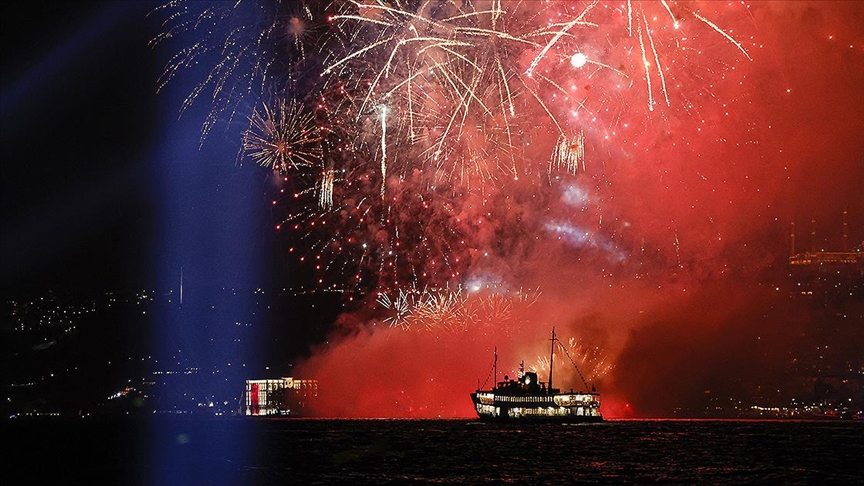 Havai fişek ile meşalelerin satışı ve kullanımı yasaklandı