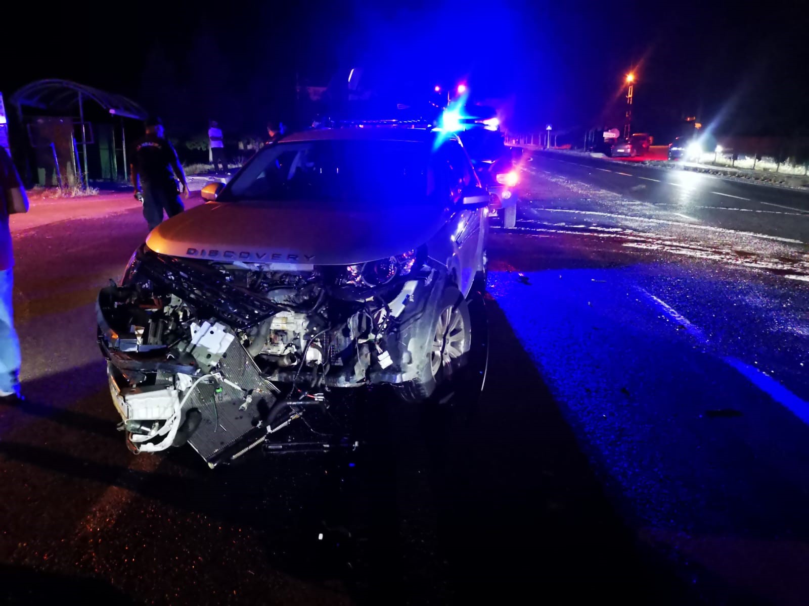 İki otomobil çarpıştı: 3 yaralı