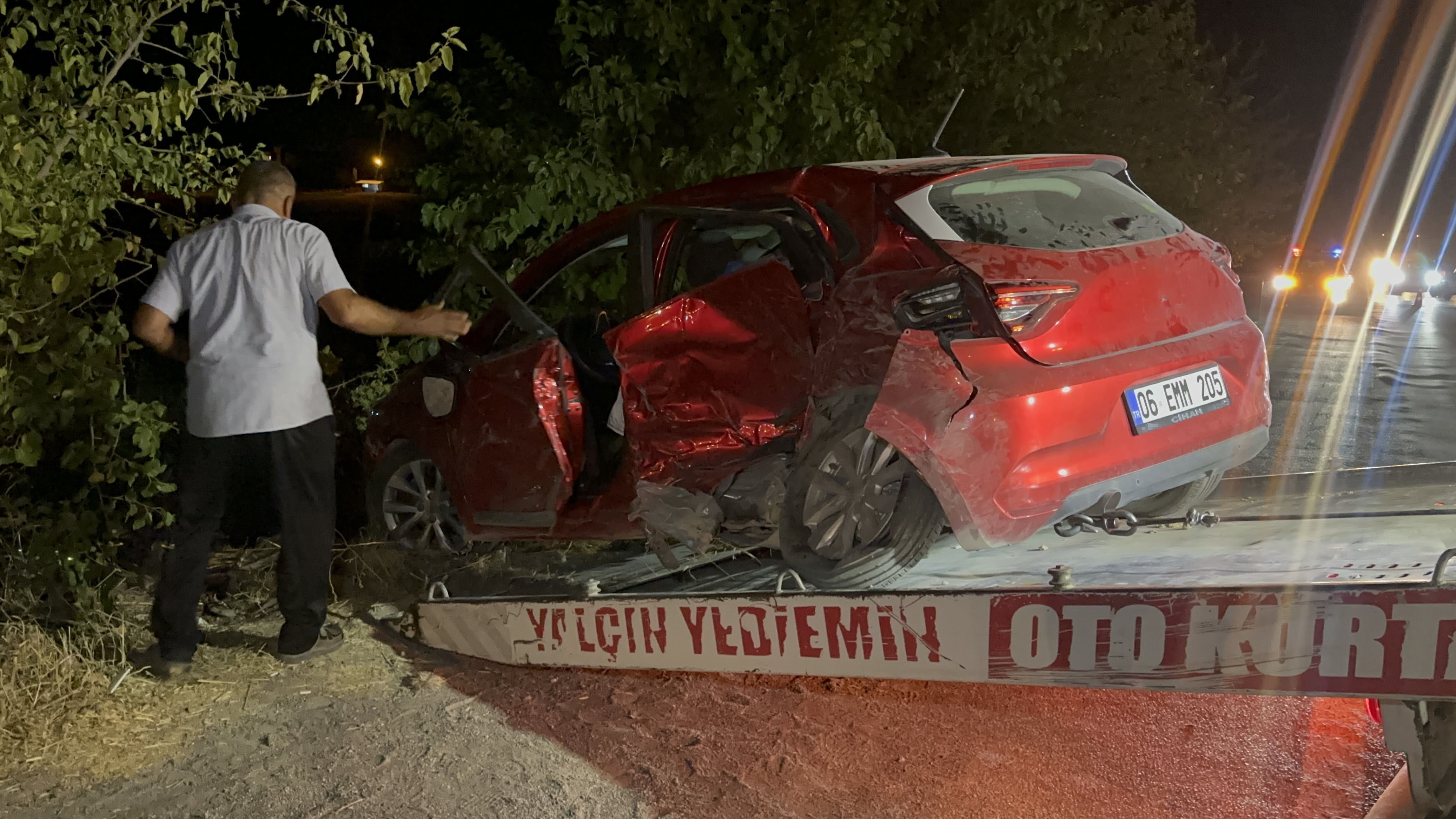 Adıyaman’da iki otomobil çarpıştı: 3 yaralı