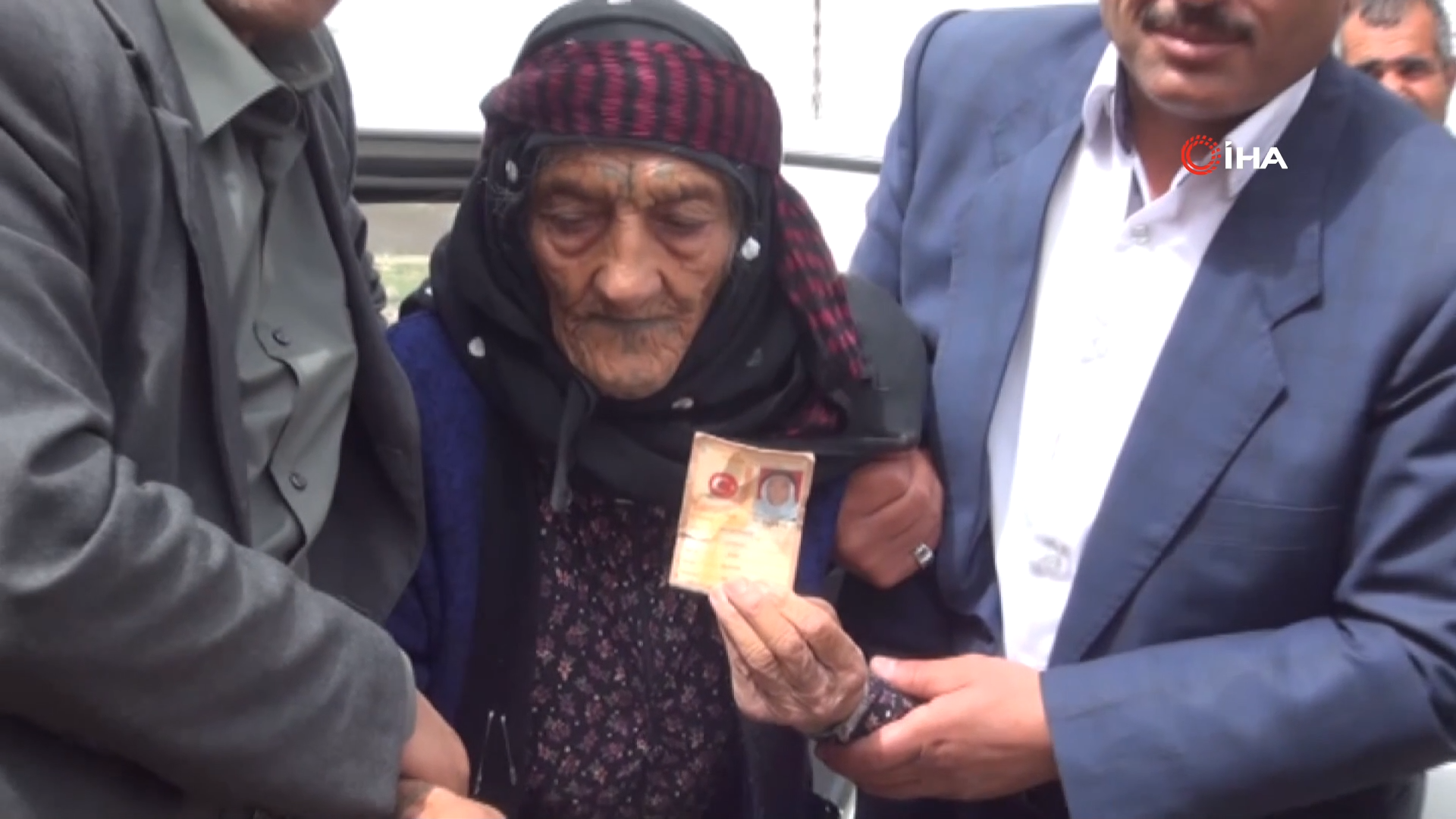 Türkiye'nin en yaşlı kadını hayatını kaybetti