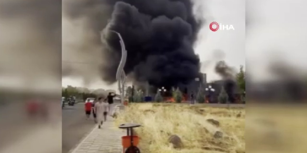 Diyarbakır'da çocuk parkı yandı