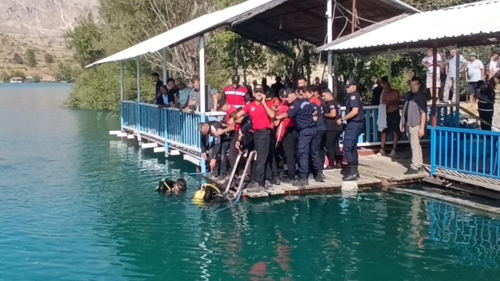 Yeğeni için girdi, hayatını kaybetti