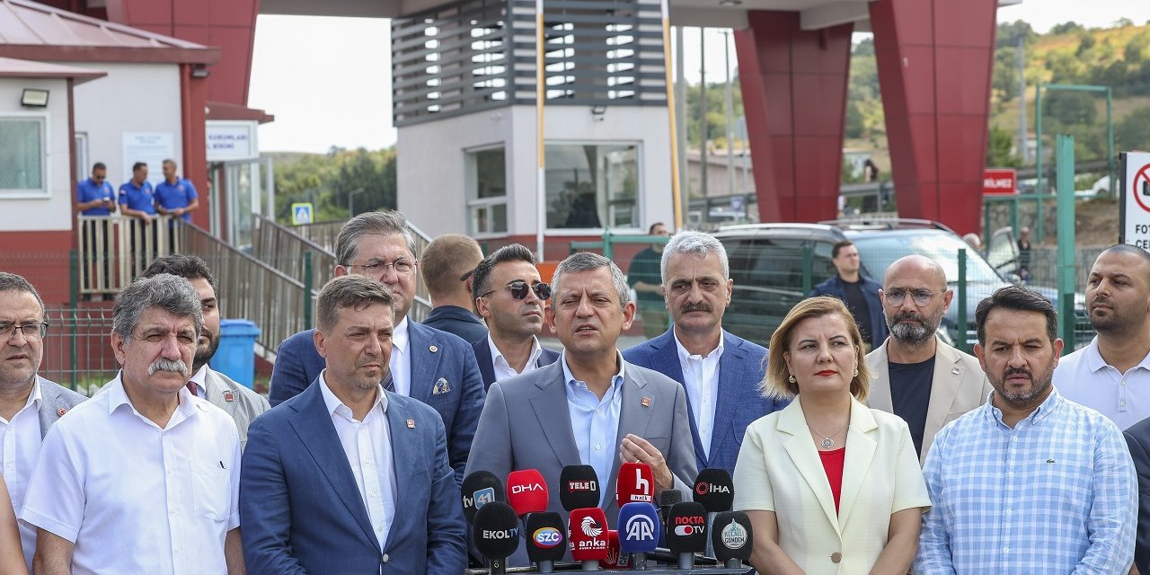 Özgür Özel Figen Yüksekdağ'ı ziyaret etti