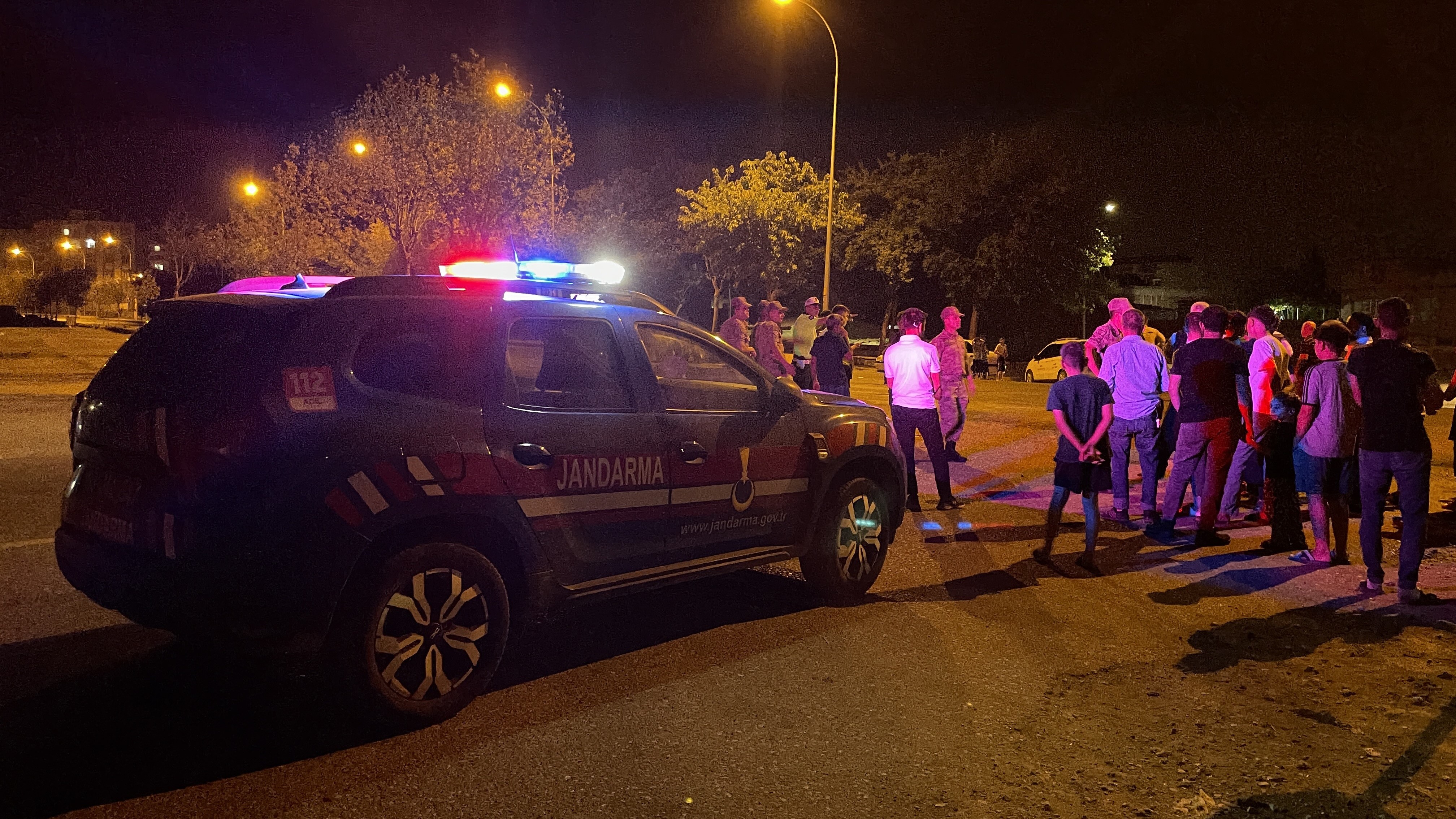 Otomobil ile motosiklet çarpıştı: 3 yaralı