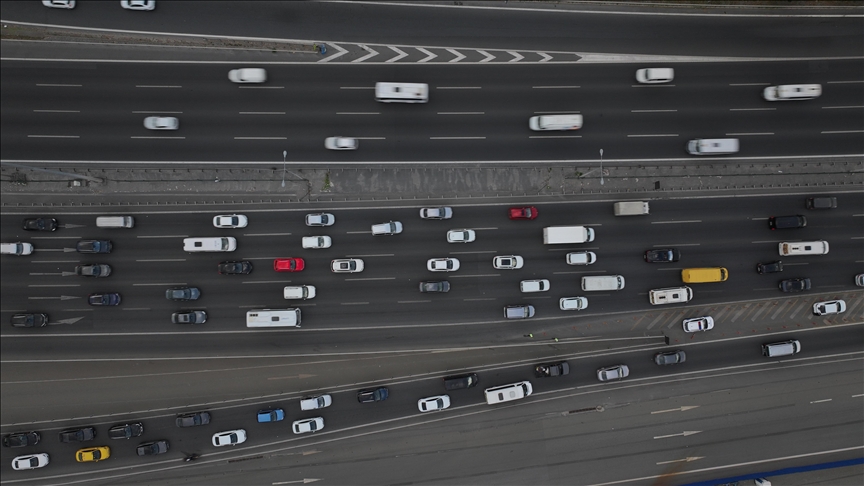 Otomobil ve hafif ticari araç pazarı yüzde 6,5 arttı