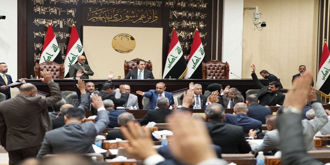 Irak Parlamentosu’nda yumruklu kavga