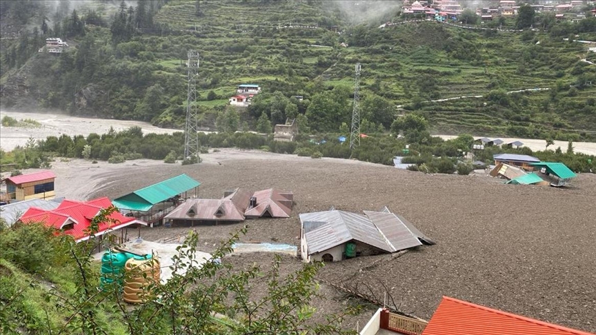 Hindistan'da heyelan: 4 kişi öldü,  100 kişi kayboldu