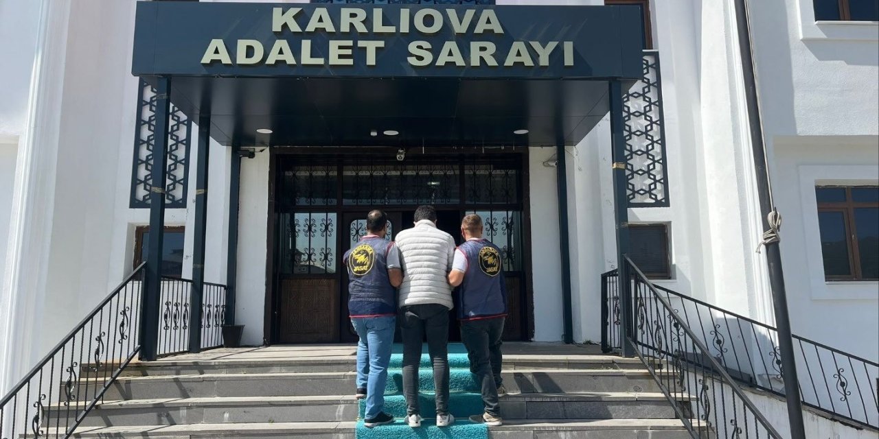 Aranan 2 zanlı yakalandı