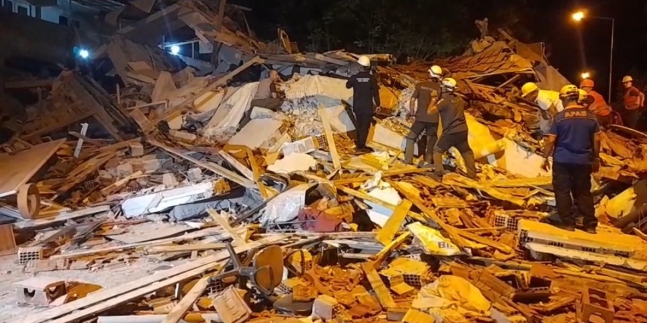 Balıkesir'de deprem: 1 ölü, 29 yaralı