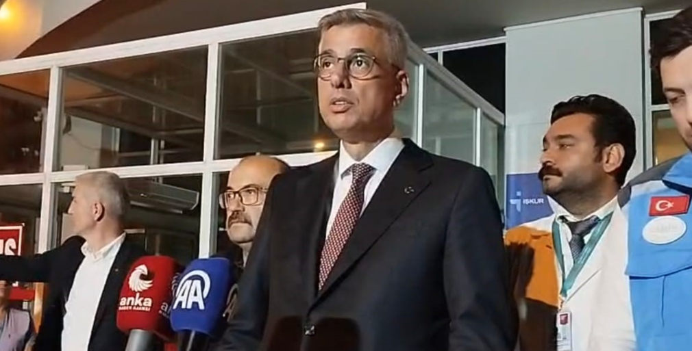 Sağlık Bakanı Memişoğlu deprem bölgesinde