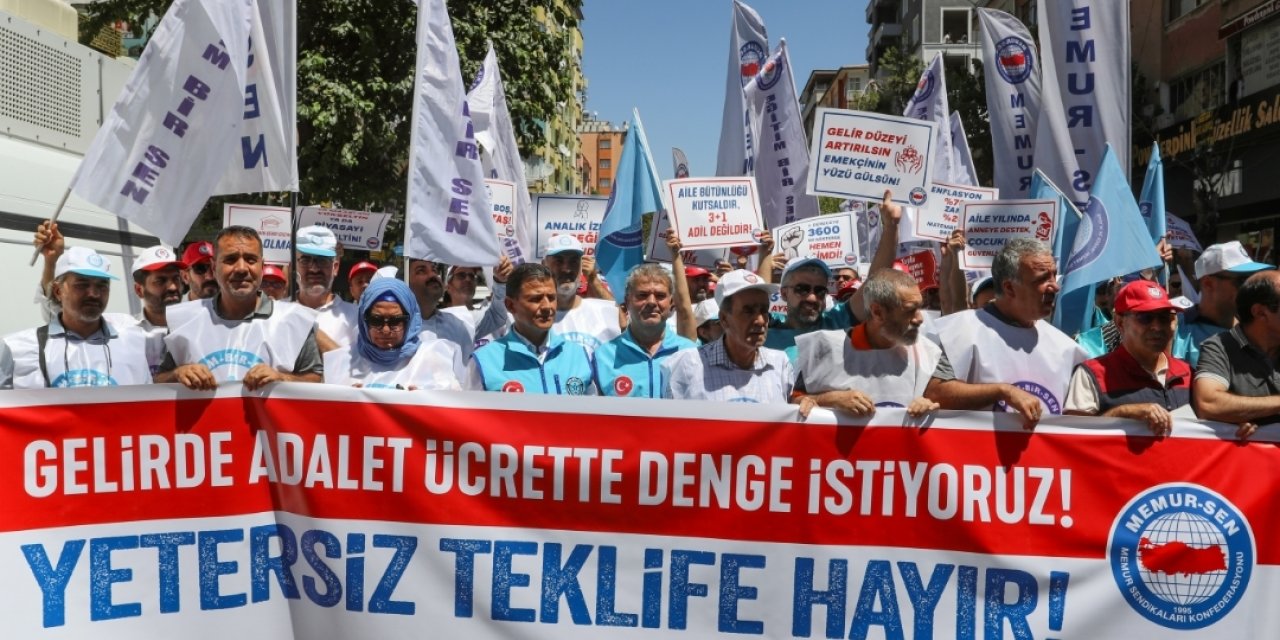 Diyarbakır'da memurlardan zam eylemi