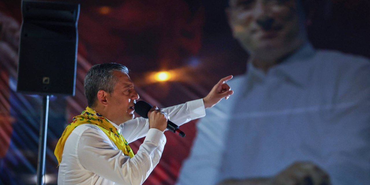 Özgür Özel AK Parti'ye saat verdi: "Yarın 12.00'yi bekleyin"