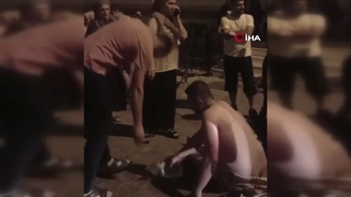 Yanlış evi ateşe verdi, sonra kendini yakmaya kalktı