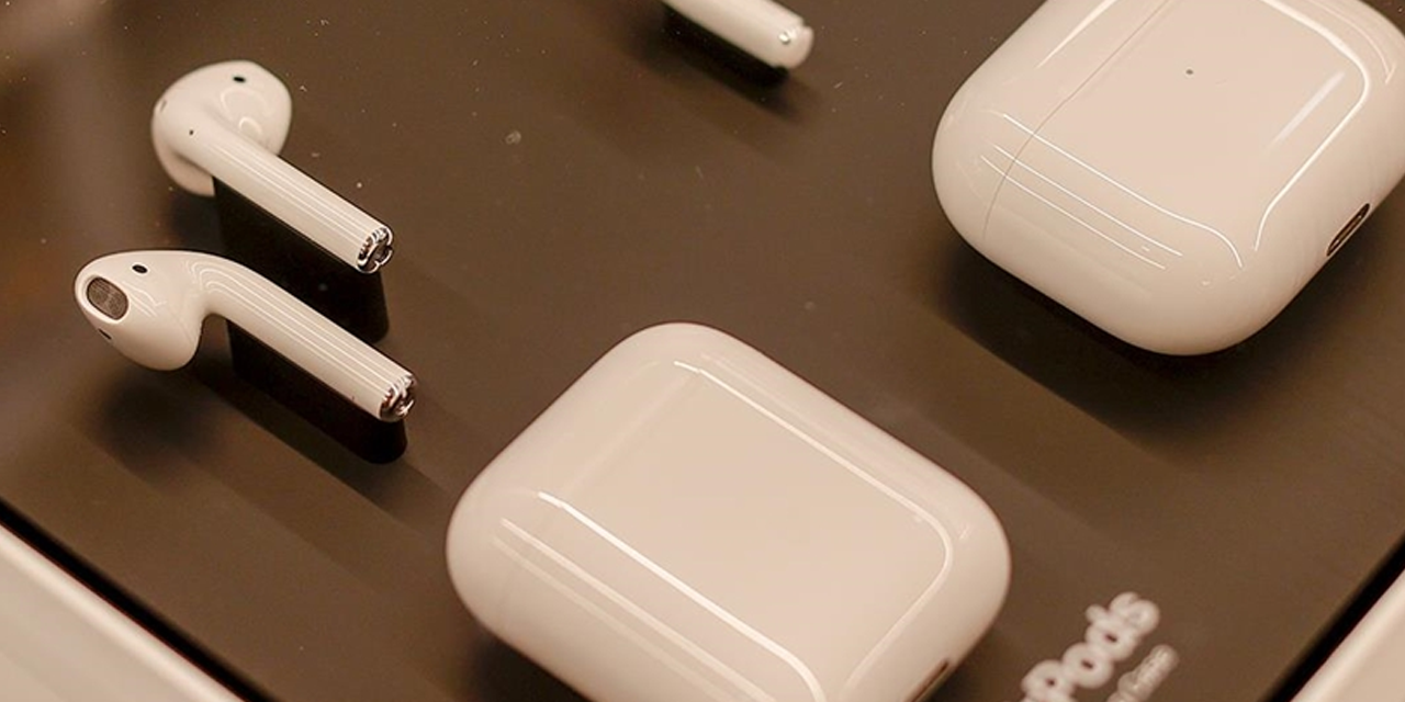 Apple AirPods artık canlı çeviri yapacak