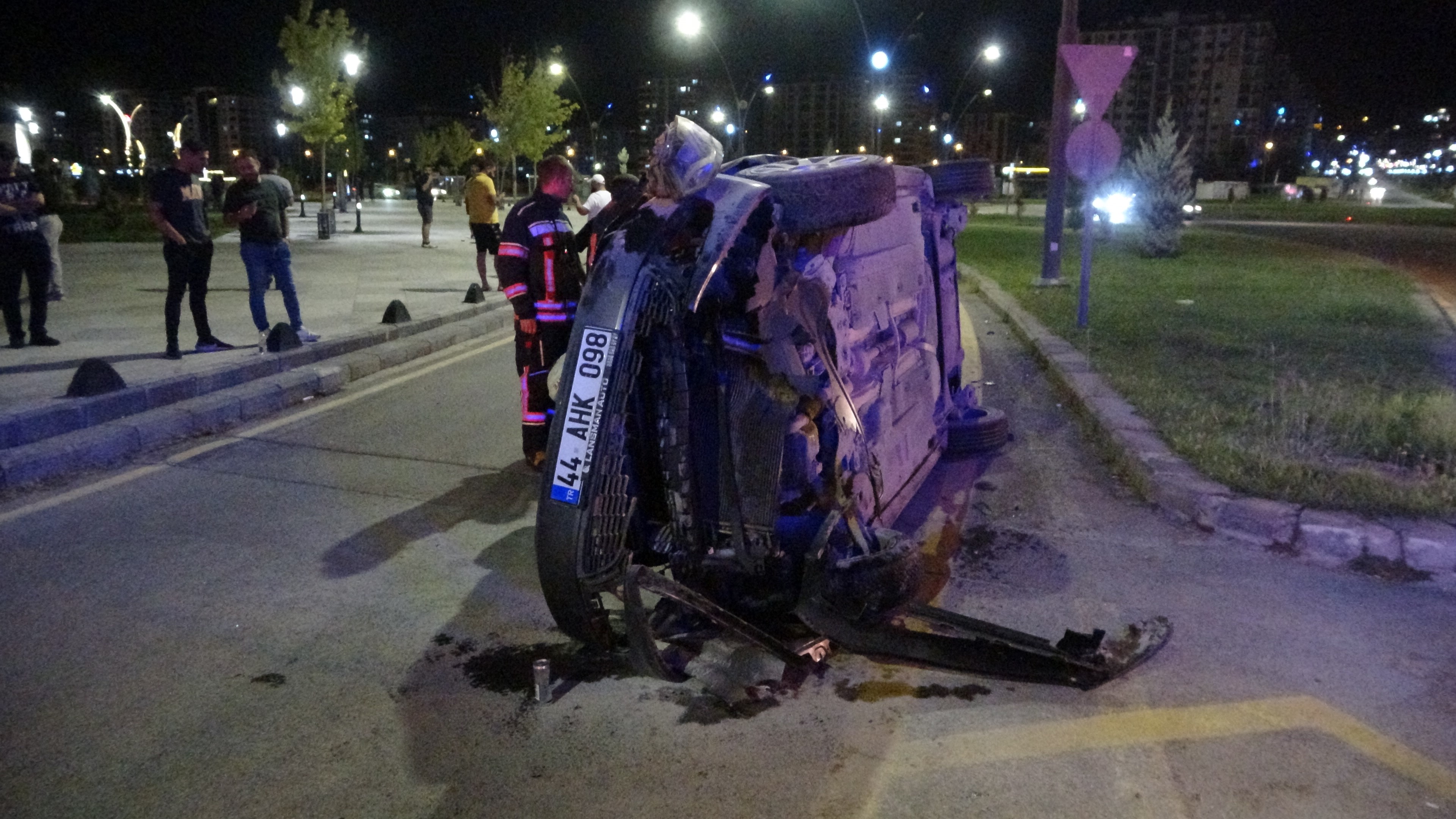 Kontrolden çıkan araç yan yattı: 1 yaralı