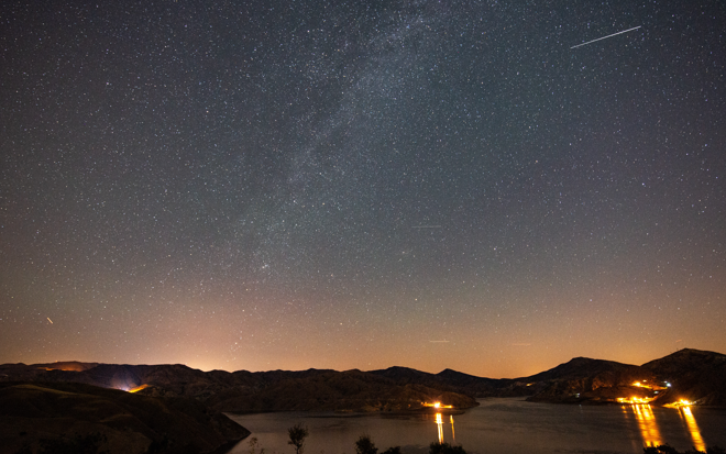 Hazar gölünde meteor yağmuru büyüledi