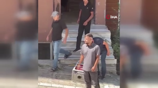 Mühürlü apartmandan kombi hırsızlığı