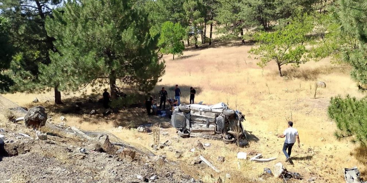 Otomobil şarampole uçtu: 3 yaralı