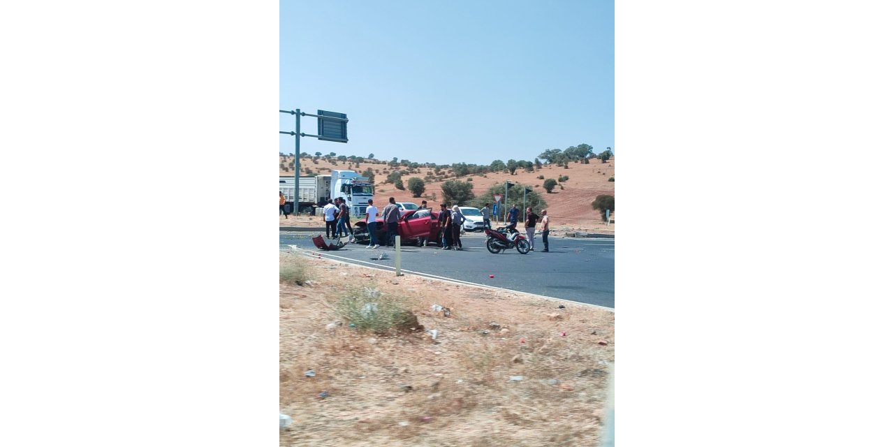 Tır ile otomobil çarpıştı: 2 yaralı