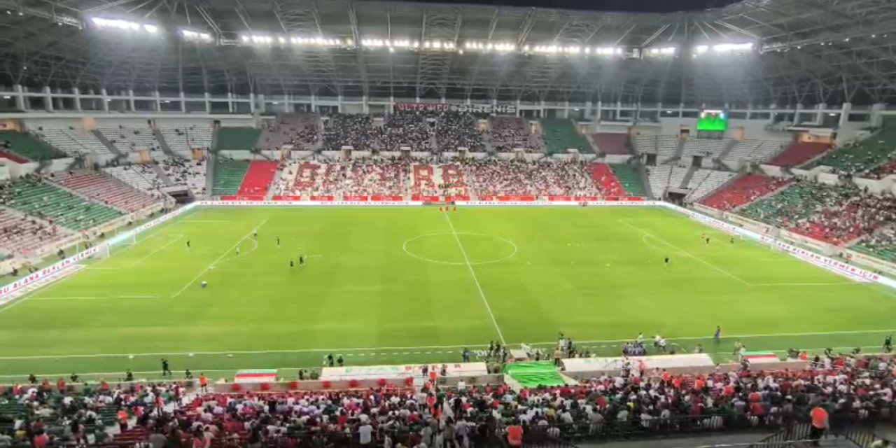 Amedspor-Erzurumspor FK: Stadyumda "Arbane" ve "Diren ha Diyarbekir" coşkusu