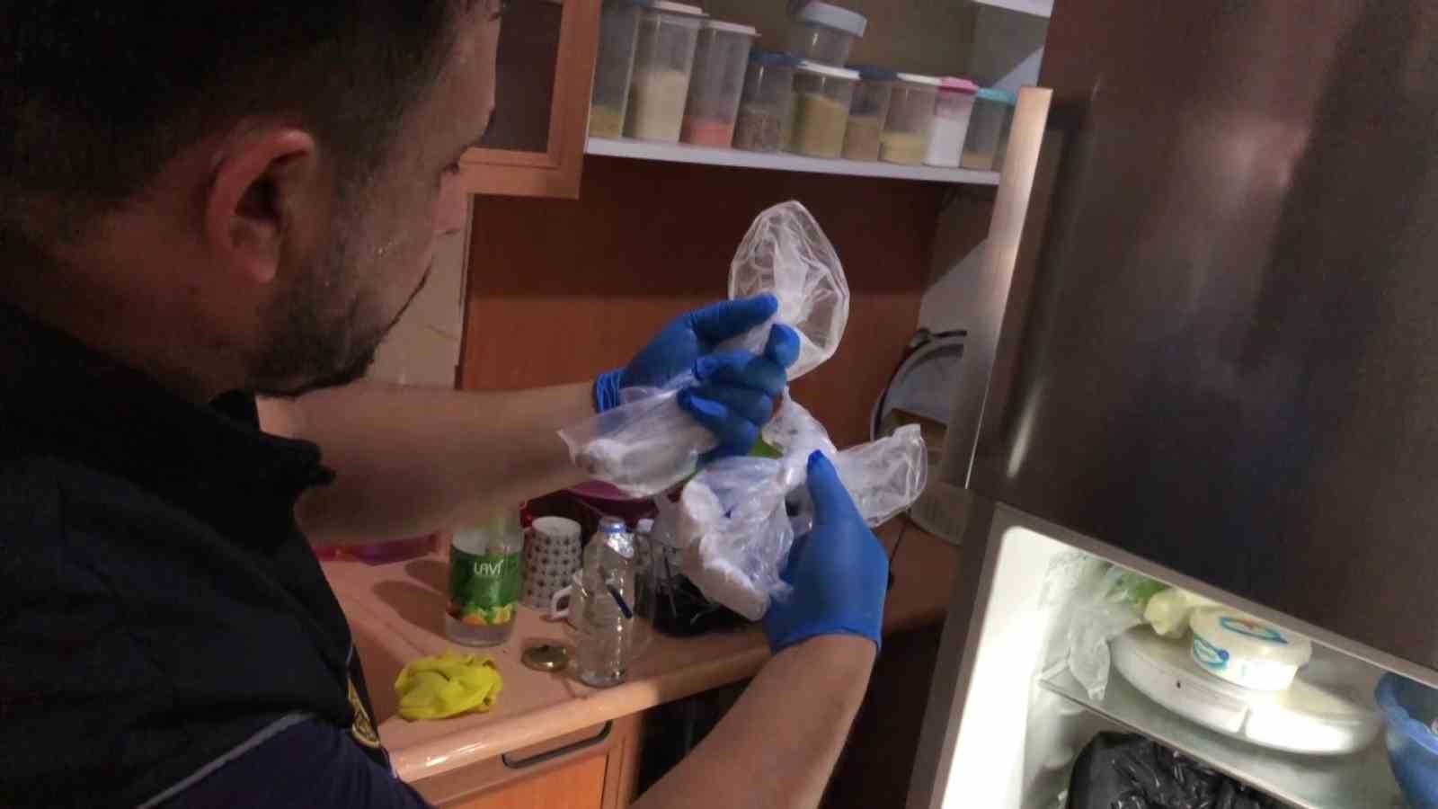 Buzdolabından kokain çıktı