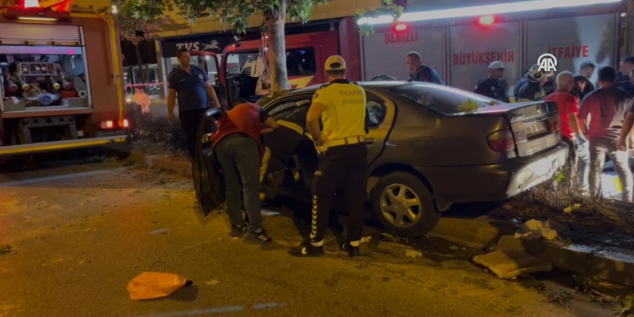 Otomobil ağaca çarptı: 2 ölü