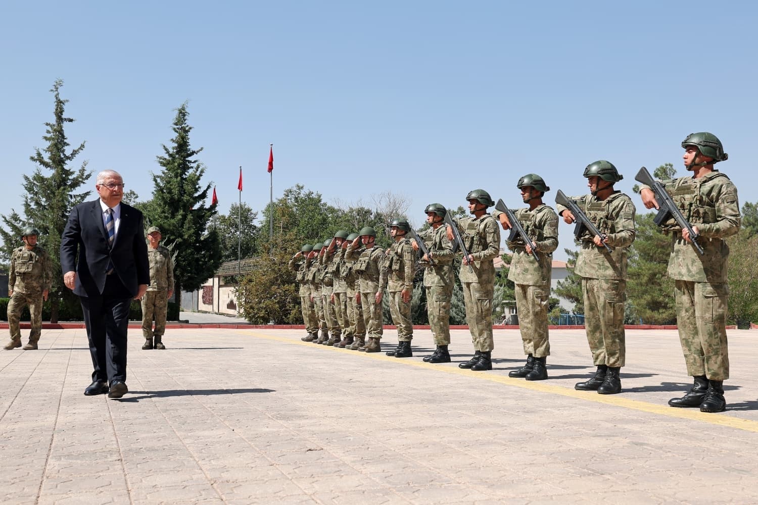 Milli Savunma Bakanı Güler Şırnak’ta