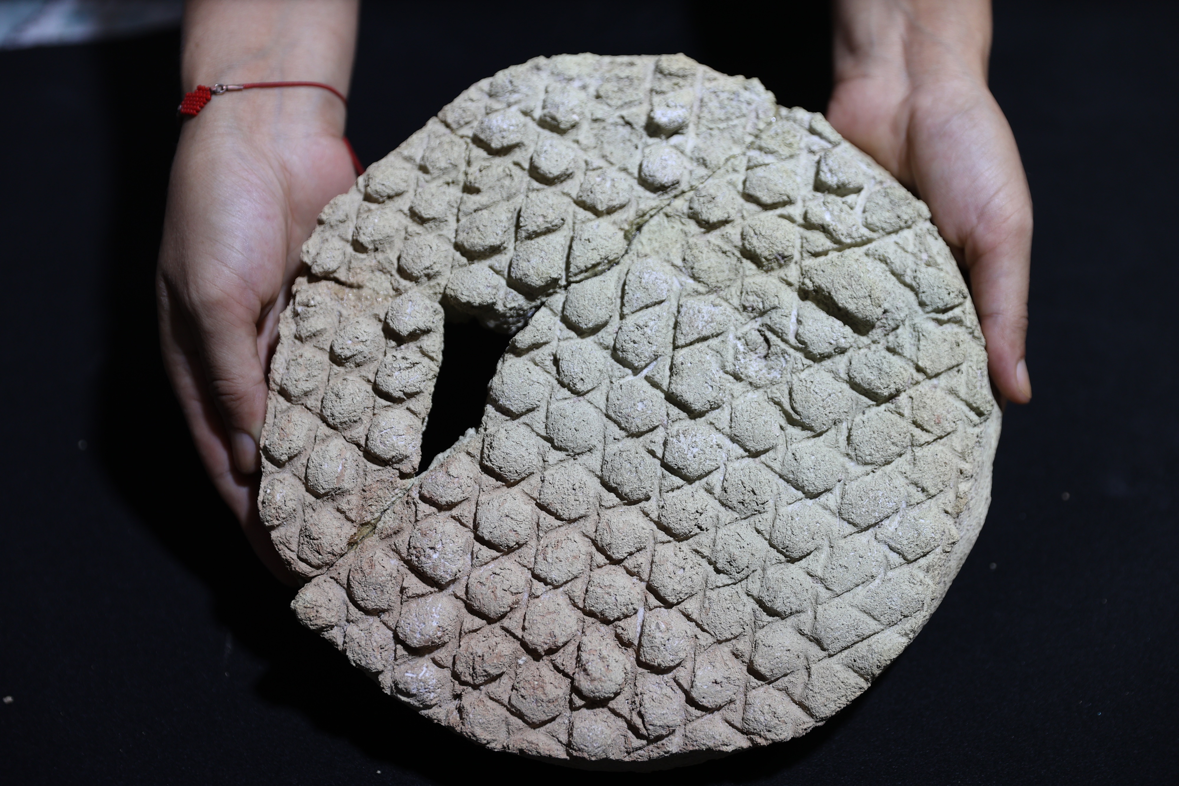 Baklava dilimi desenli tarihi ekmek kalıbı bulundu