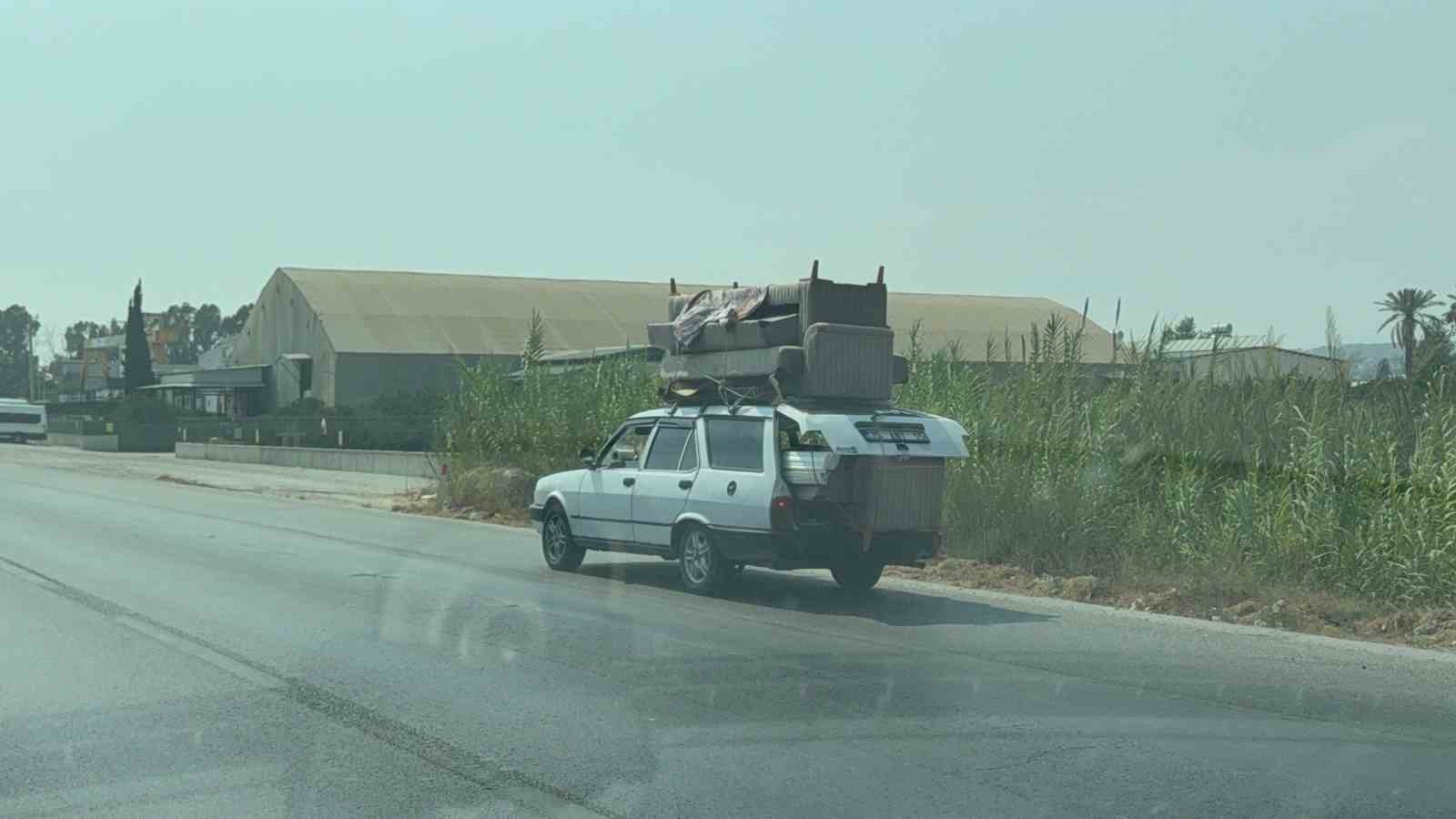 Otomobilin üzerinde koltuk taşındı