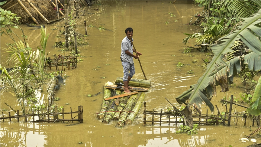 Hindistan'da şiddetli yağışlar 21 can aldı