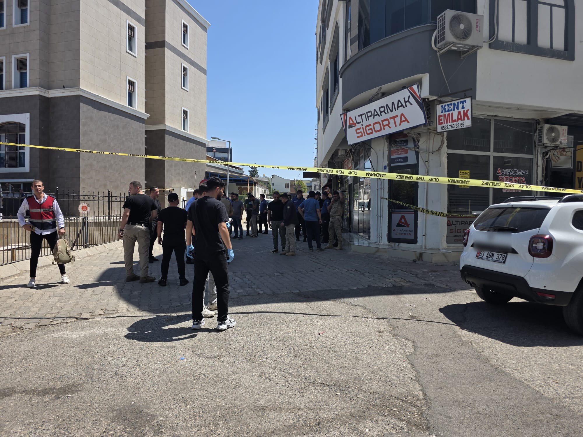 Adliye çıkışı silahlı saldırı: 2 yaralı