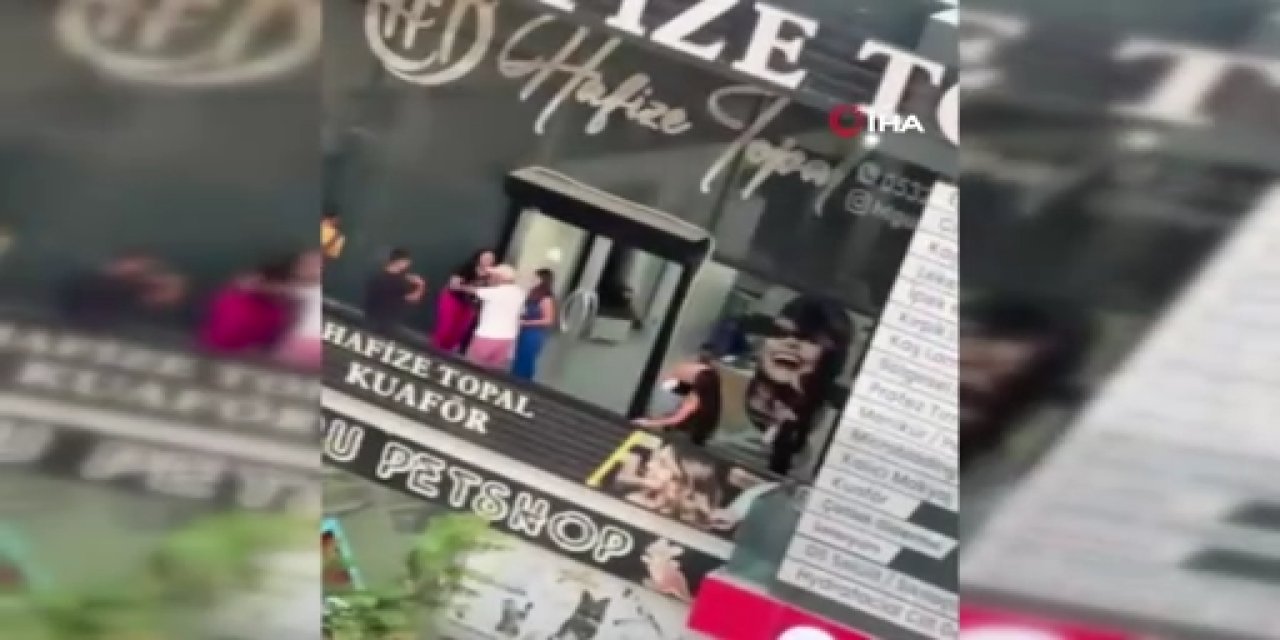 Bıçaklı saldırgan kuaförü bastı