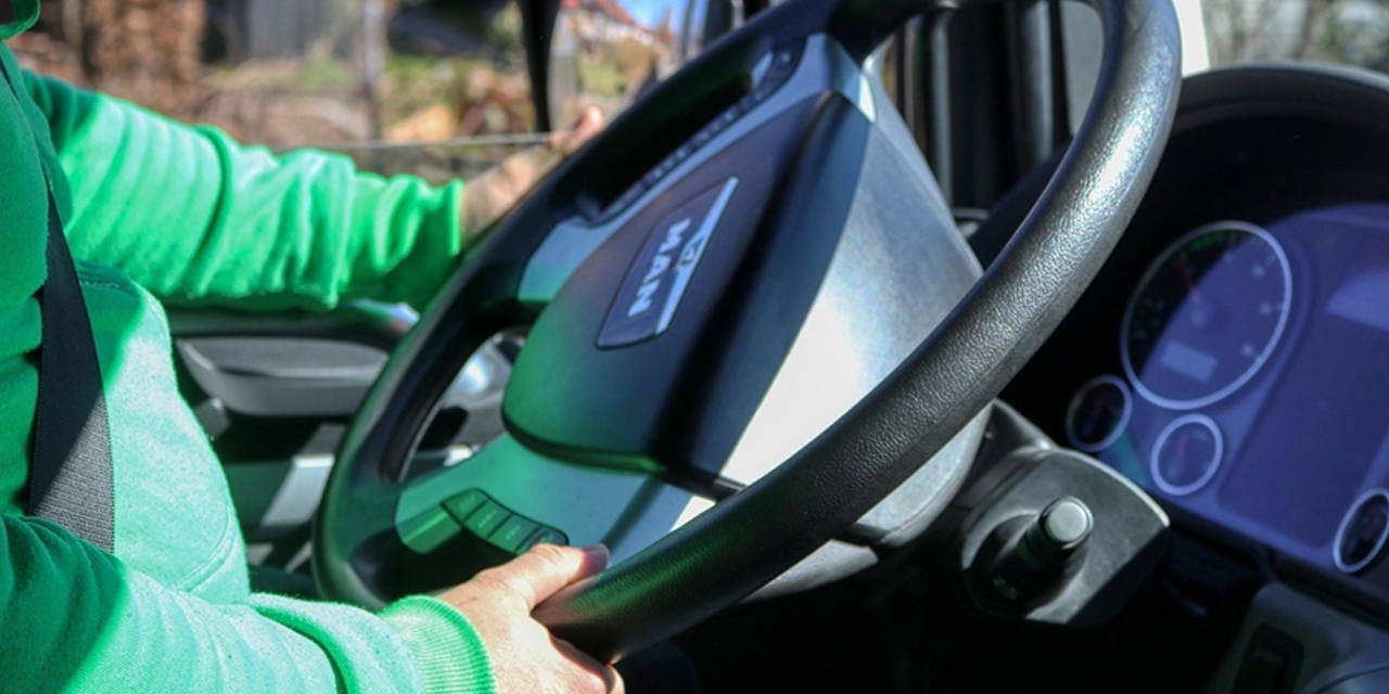 Kamyon şoförlerinin çalışma vizeleri askıya alındı