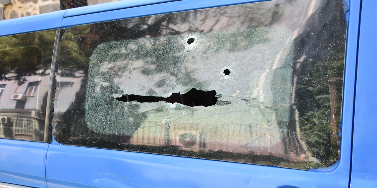 Jandarma aracına silahlı saldırı