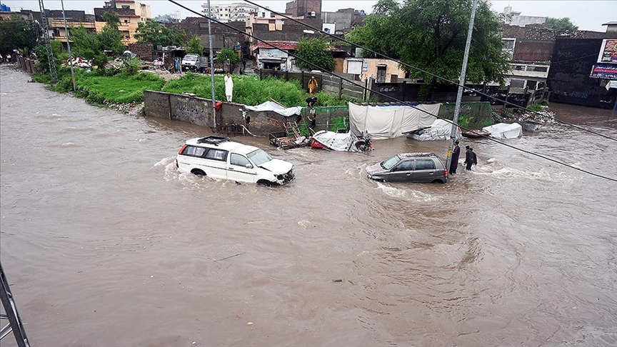 Pakistan ve Hindistan'da sel uyarıları