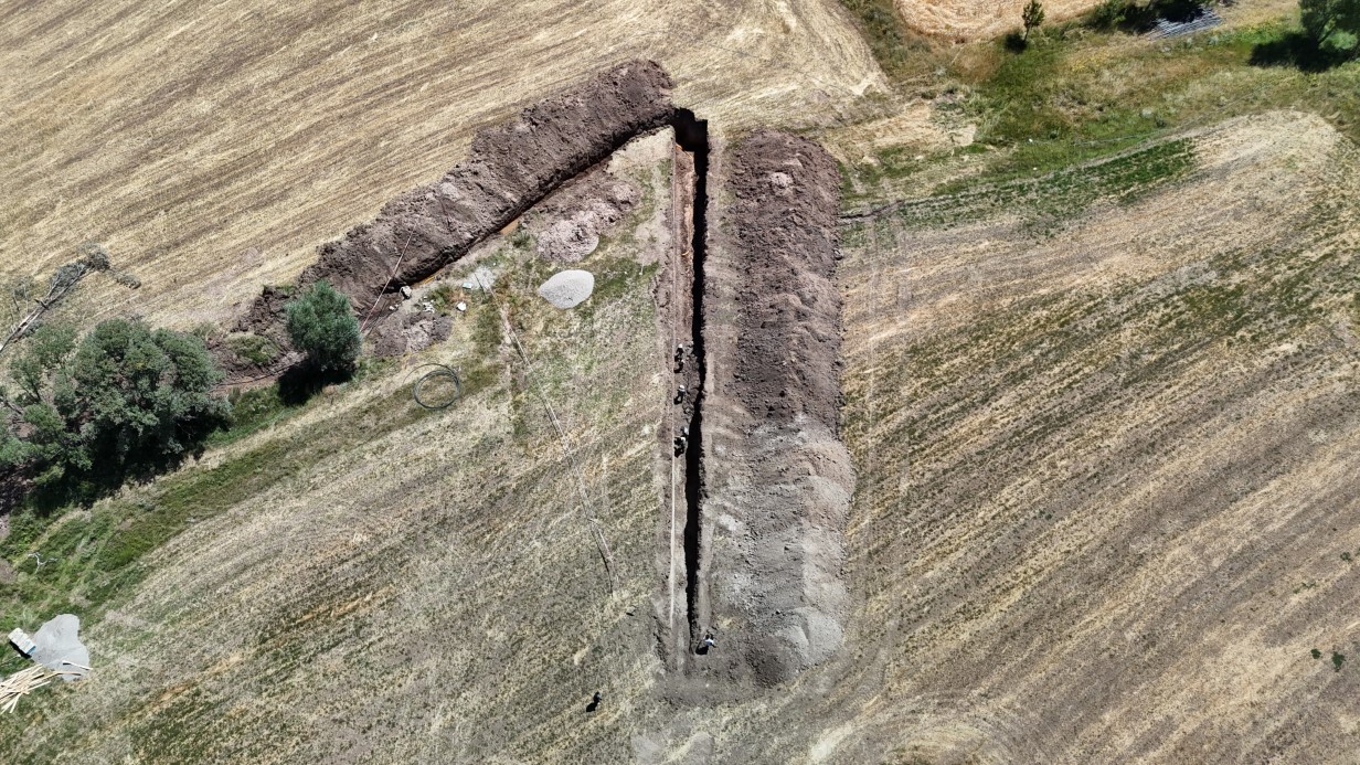 Fay hattında çıkan su köye çeşme oldu