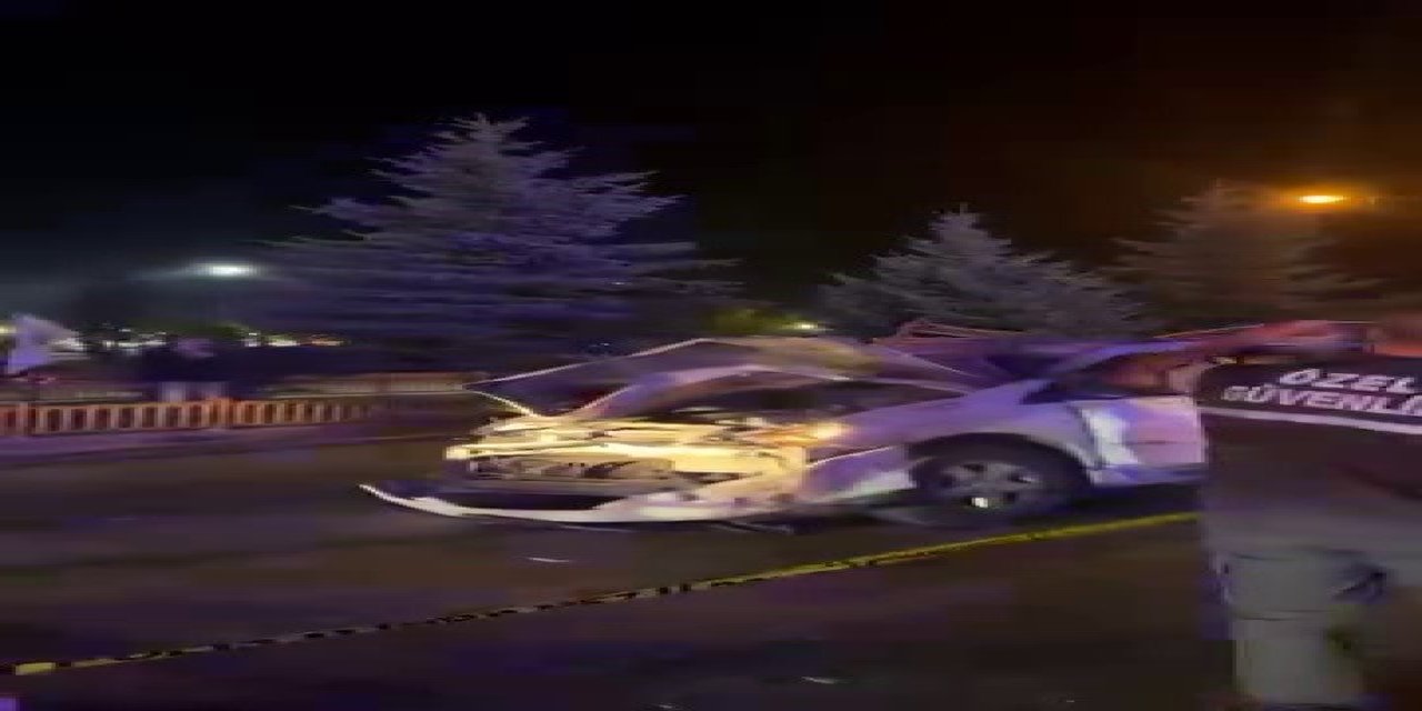 Cip bariyerlere çarptı: 4 yaralı