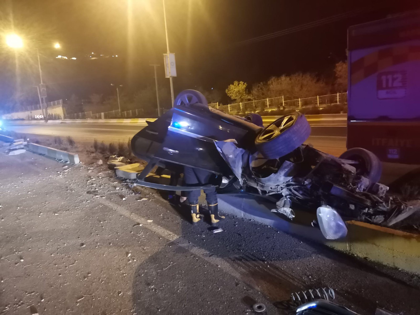 Mardin'de devrilen otomobilin sürücüsü yaralandı