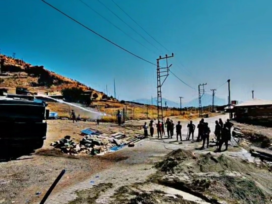 TOMA vatandaşlara su desteği verdi