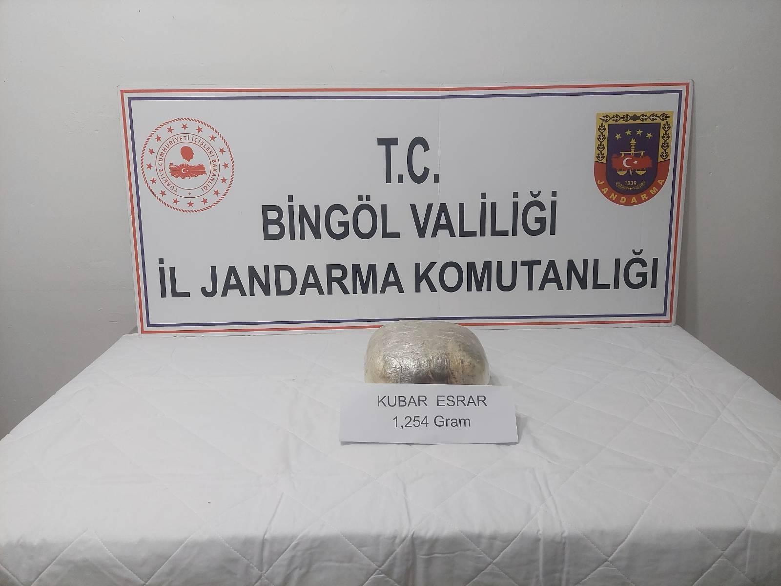 Bingöl’de 1 kilo esrar ele geçirildi