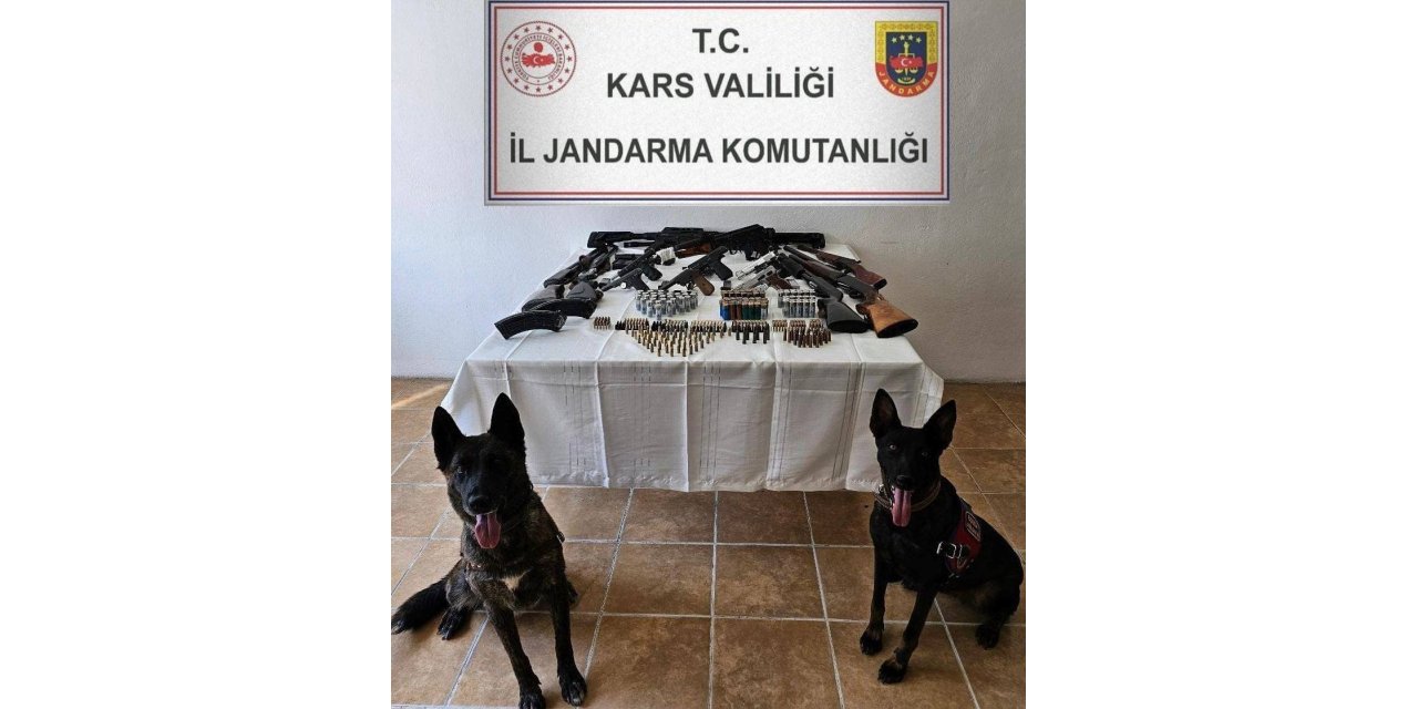 Kağızman’da çok sayıda silah ele geçirildi