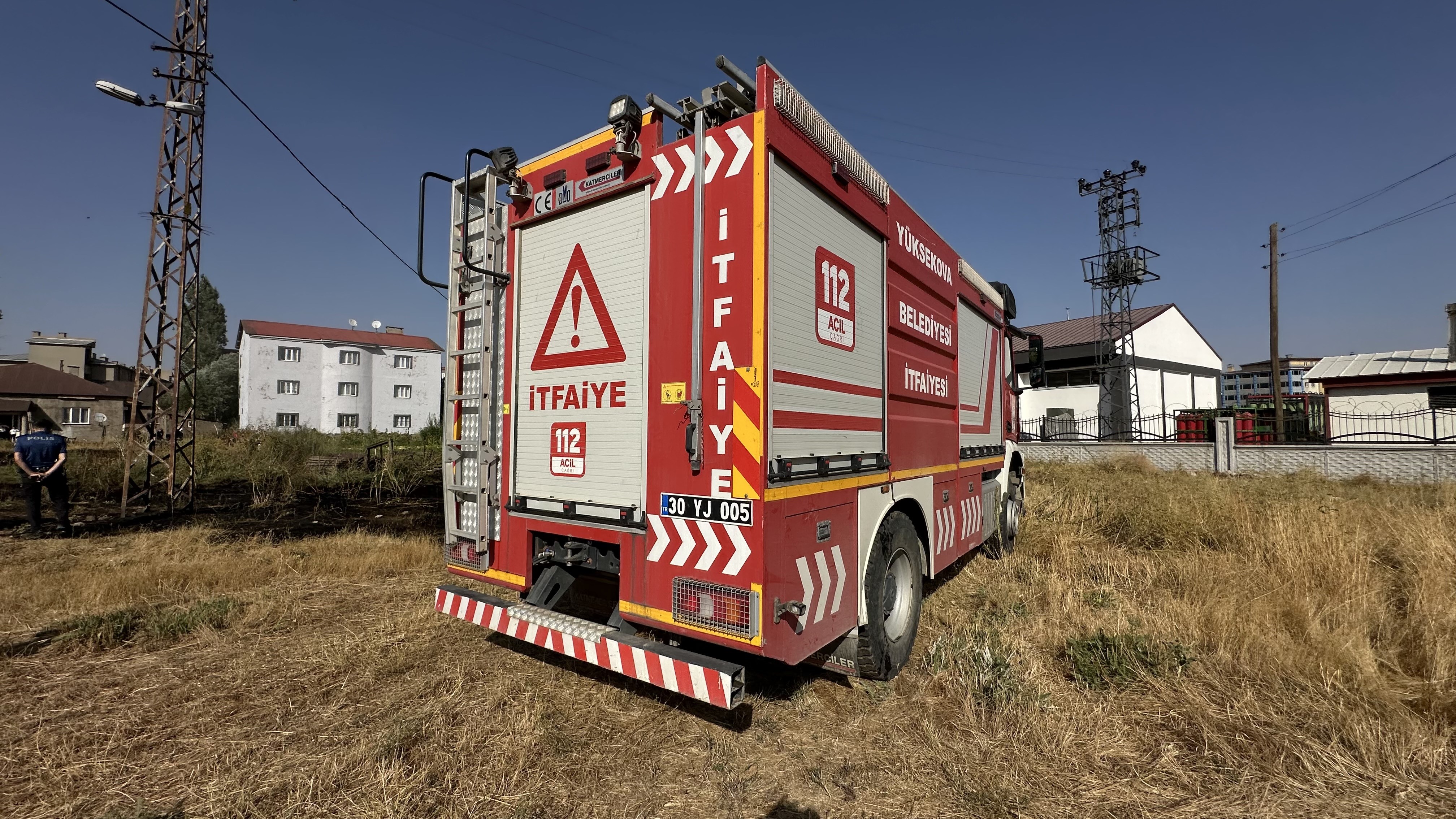 Yüksekova’da anız yangını paniği