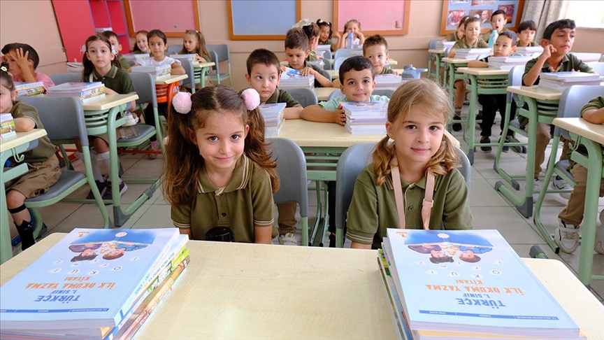 Minik öğrenciler pazartesi okula başlayacak