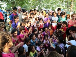 Yardımlar sınır kapısından geçti