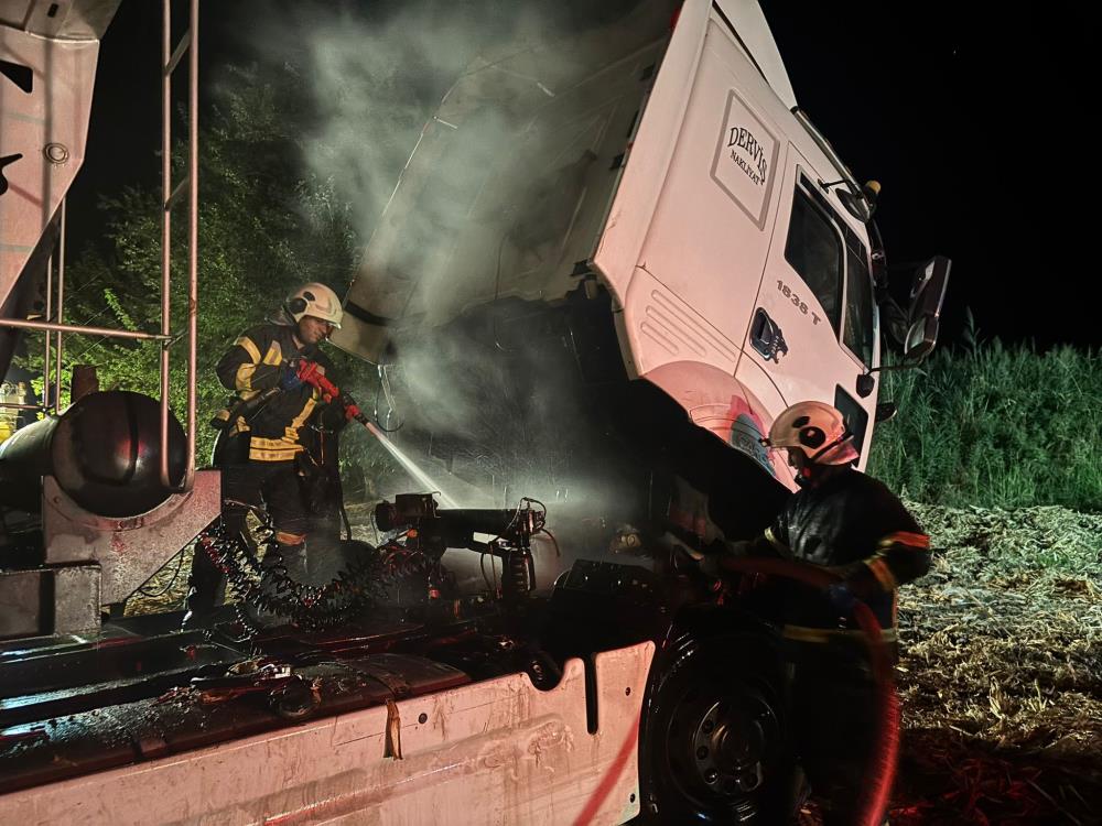 Park halindeki tır yandı