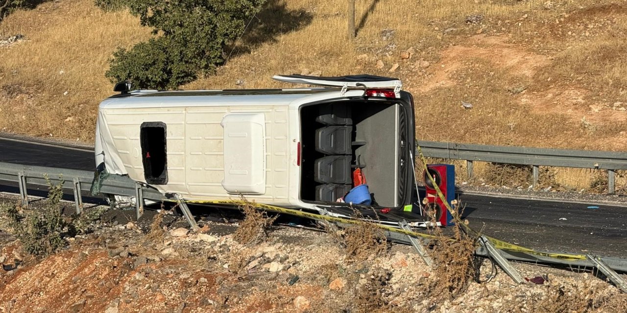 Diyarbakır’da turist minibüsü devrildi: 1 ölü, 15 yaralı